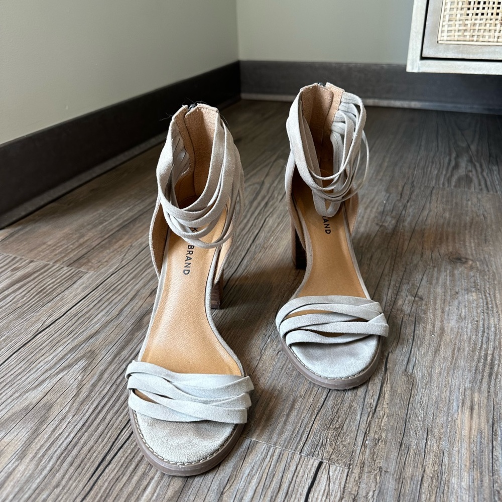 Lucky Brand Grey/Taupe Strap Heels